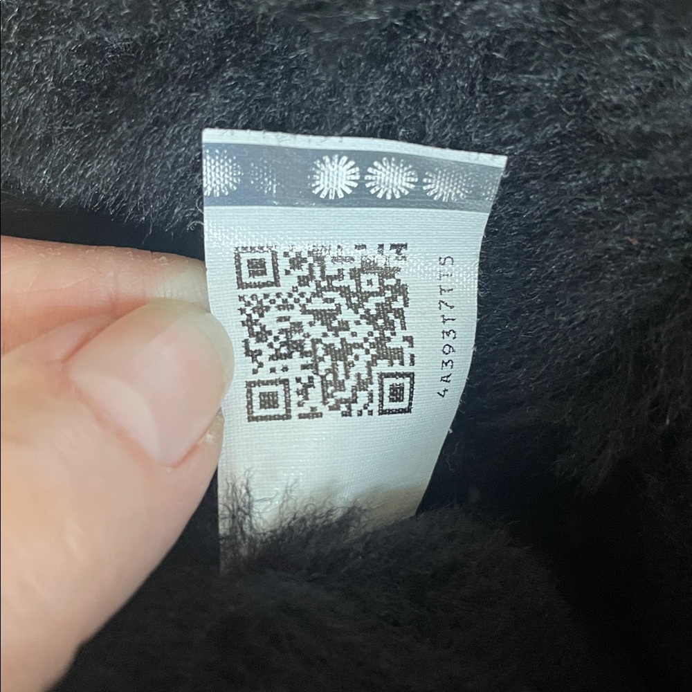 UGG Bailey Button II - Picture 16 of 16